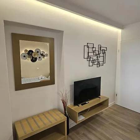 Διαμέρισμα 3 *