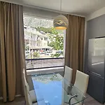 3 * Makarska