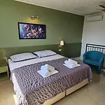 3 * Makarska